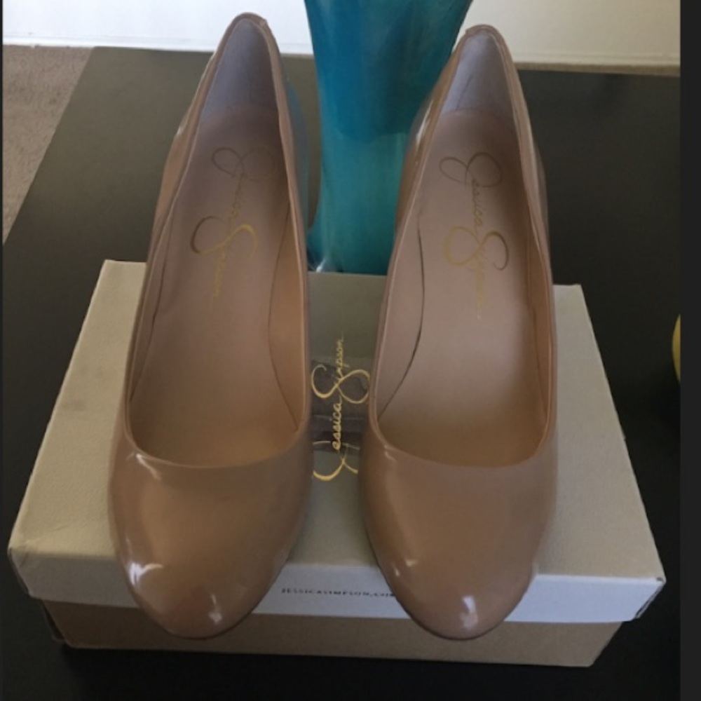 Jessica Simpson Size 10 Nude Wedge ❤️❤️❤️
